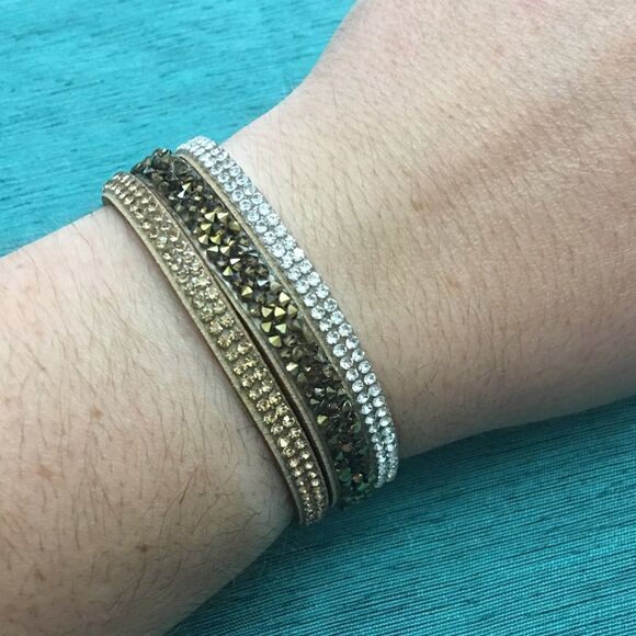 Sparkling Rhinestones Beige Wrap Button Bracelet - Picture 7 of 7